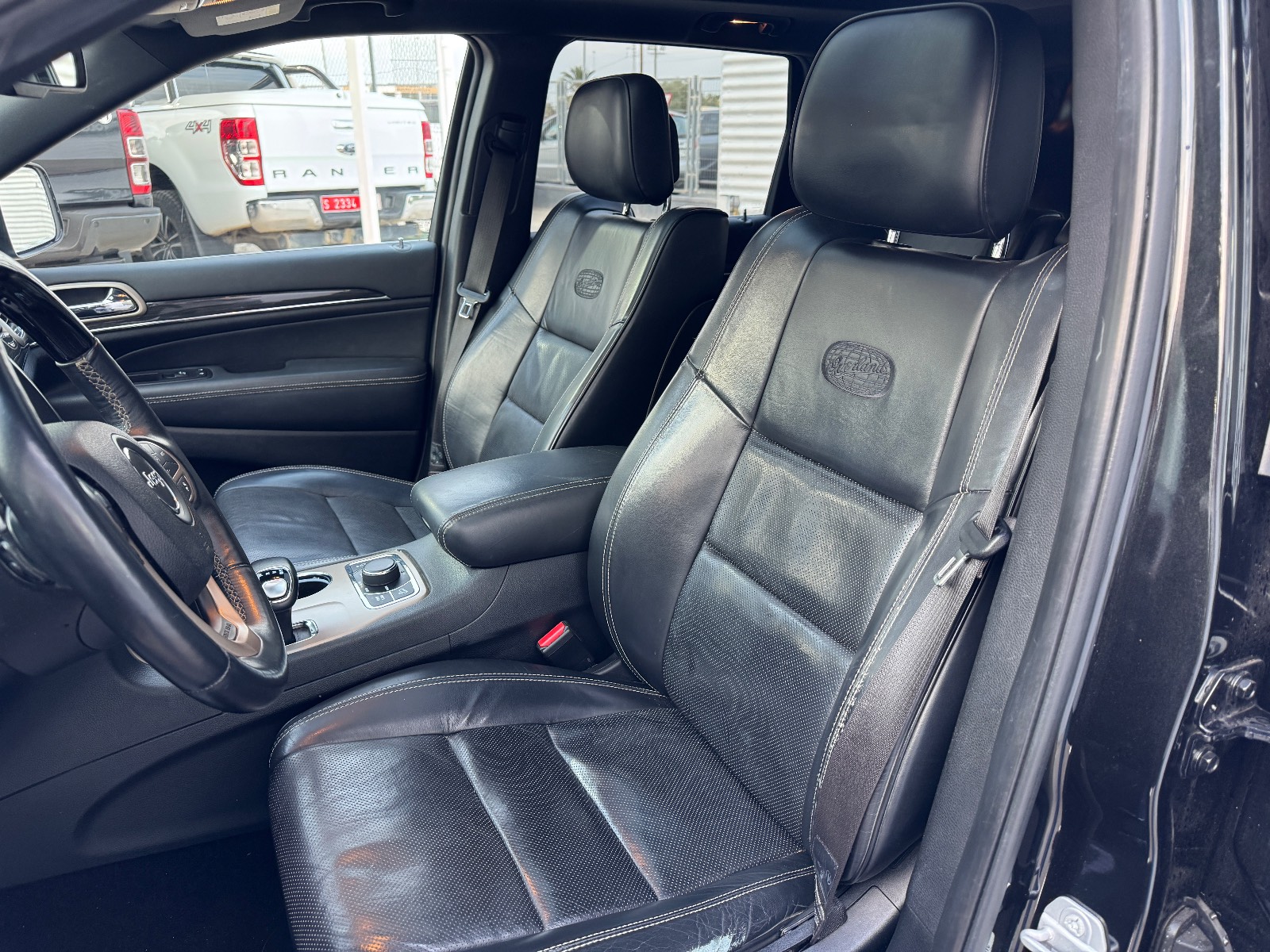 Jeep Grand Cherokee miniatura 8