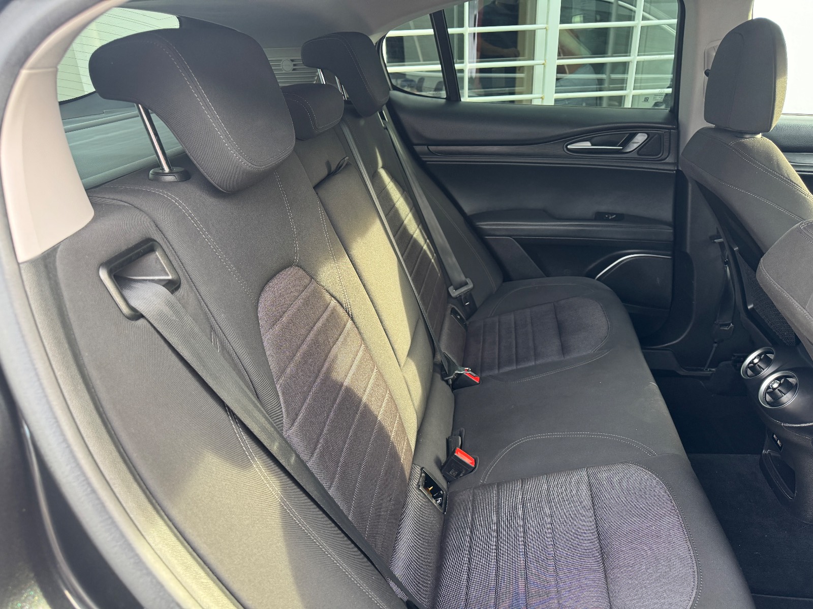 Alfa Romeo Stelvio miniatura 6